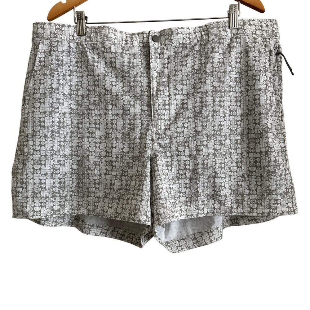 VRST Men’s 5" Resort Shorts – Geometric Gray Print – Size XXL – NWT‎